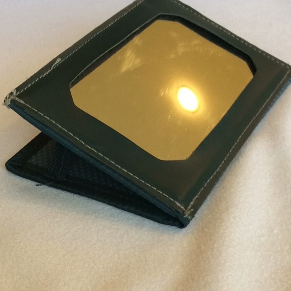 FINAL SALE PRICE Skyway Footed Tapestry Carryon/Overnight Bag - Picture 5 of 6